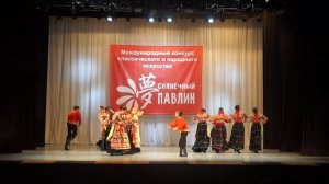 "Акулинка"-Народный хореографический ансамбль танца "Россияночка"