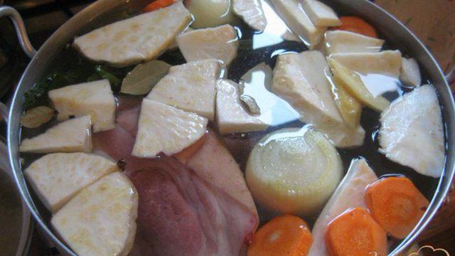 Рулька по-чешски