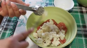 Рецепт вкусных котлет, в состав которых входит хлеб с молоком. Получаются сочные и мягкие котлетки?