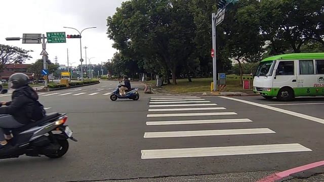 20231116 新竹科學園區巡迴巴士綠線 行經全友電腦 MOV 4212 смотреть онлайн