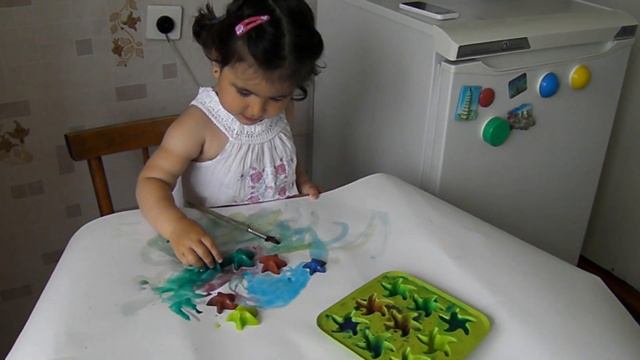 Сенсорный лед |Развивающие занятия для детей 2-3 лет | Рисуем и играем со льдом смотреть онлайн