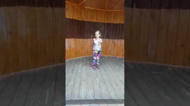 очень плохо поет не права кариша смотреть онлайн