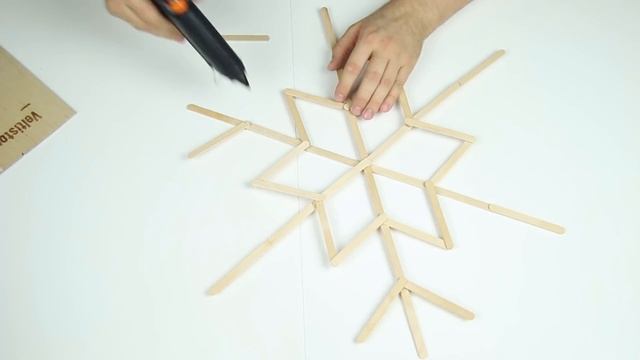 Как Сделать Снежинку из палочек для мороженого смотреть онлайн