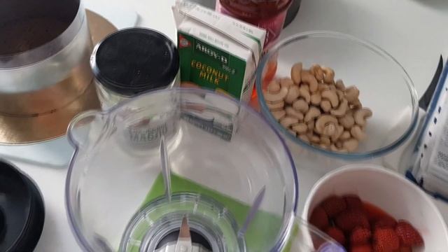 ПОЛЕЗНЫЙ ТОРТ КЛУБНИКА-БАНАН БЕЗ глютена, яиц, животного молока, белого сахара (торт для аллергика)