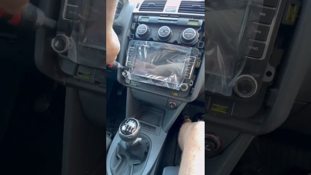 Vw Touran 2004 installing car radio with android, reverse camera, CarPlay wifi bluetooth Waze