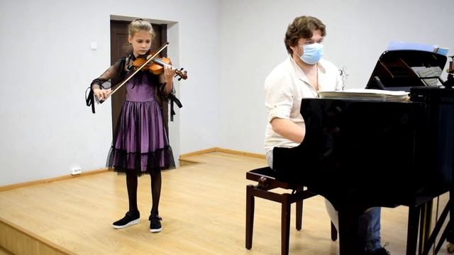 Хуснутдинова Есения 3 кл., Кролл «Полька ослика», ансамбль Хуснутдинова Есения и преп. Рыбакина А.В смотреть онлайн