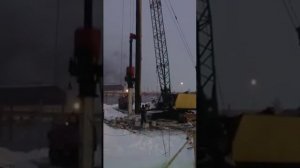 динамического погружения свай мостовых молотом DD45 на базе ДЭК 251