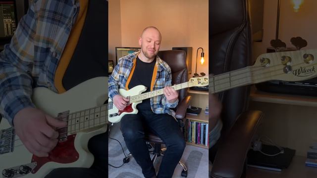 Short Scale Slap Bass