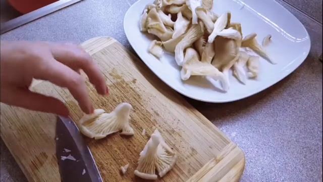 ПРОСТЫЕ РЕЦЕПТЫ. Жарю ГРИБЫ ВЕШЕНКИ!! смотреть онлайн