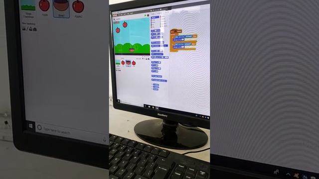 Apple catch game on Scratch