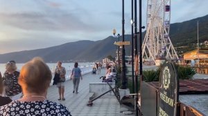 Вечерняя Гагра. Вся набережная. Закат 🌅 в Море 🌊