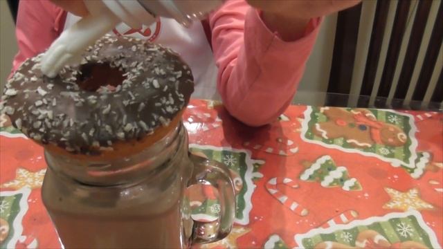 ГОТОВИМ МОЛОЧНЫЕ КОКТЕЙЛИ ФРИКШЕЙКИ? ИГРАЕМ В ПОВАРА? ГОТОВИМ С КУДРЯШКОЙ И БРАТИШКОЙ ? смотреть онлайн