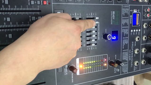 Mixer Console смотреть онлайн