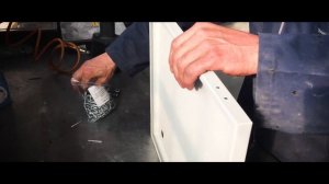 Пневматические отрывные заклёпки | Пневматический заклёпочник | Установка двери шкафа | Metal-Case