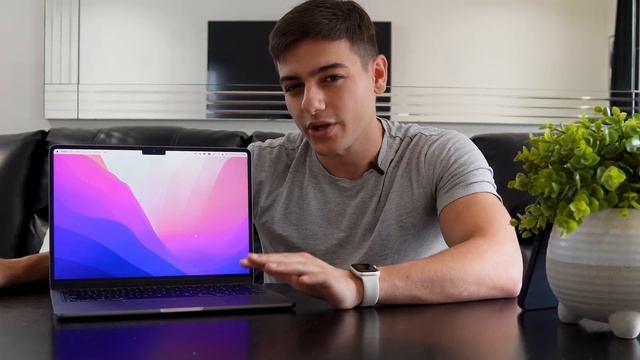 M2 MacBook Air | My Favorite Laptop Ever (Long-Term Review) смотреть онлайн