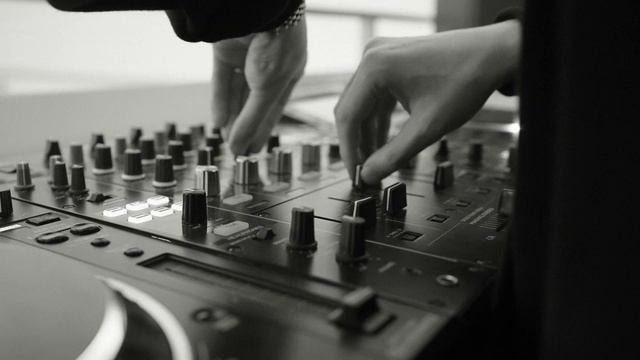 RWB Launch | RWB Korea 4K смотреть онлайн