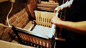 Незаменимая вещь в пчеловодстве. Кондуктор для сбивания рамок.