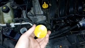 Рено флюенс. Что поставить вместо потерянной крышке омывательного бочка.