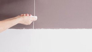 Как окрасить стену в два цвета