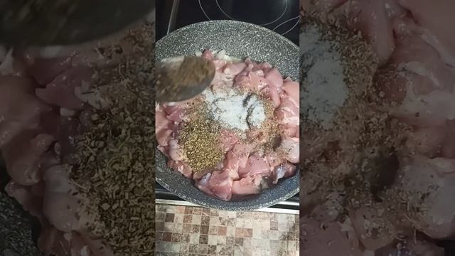 Отличный вариант на ужин! Спагетти с Курицей в томатном соусе!