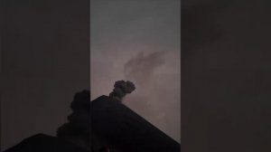 Молния ударила в извергающийся вулкан де Фуэго в Гватемале