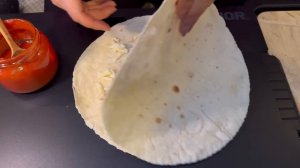 ГОРЯЧИЙ ПАЛАТОЧНЫЙ ЛАГЕРЬ С ПЕЧЬЮ ПОД ДОЖДЕМ