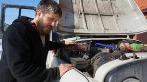 Вольтметр, бортовой компьютер Штат Х1-M и дистрибьютор на УАЗ Хантер.