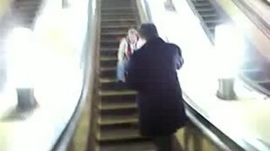 Упал с экскалатора в метро
