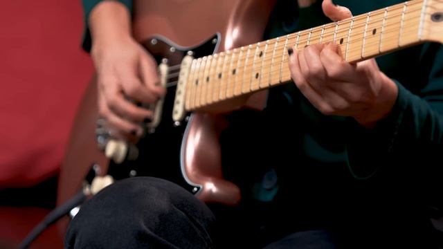 Fender American Performer Series Stratocaster | Demo and Overview with Molly Miller смотреть онлайн