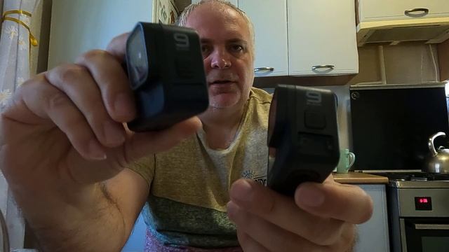 GoPro HERO11 и 10 с боку под кнопкой это не крышка а заглушка для микрофона она приклеена! Обзор GoP