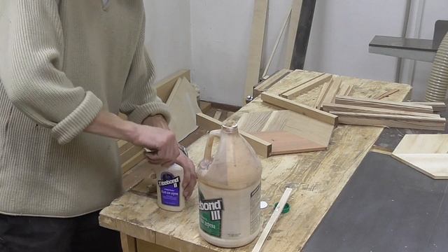 Шестиугольные подносы из разных пород дерева с 3D эффектом.