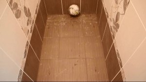 Облицовка пола в туалете ч.3