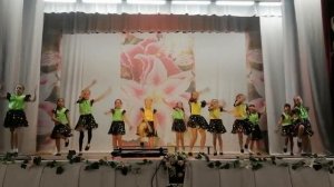 Русский танец Девочки фабричные