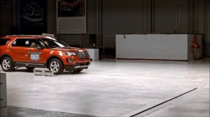 Краш тест Ford Focus vs Ford Explorer