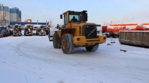 Фронтальный погрузчик Volvo L120F 2010 года