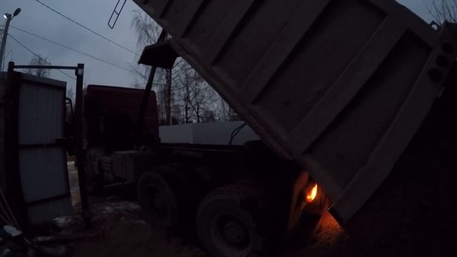 Привезли пгс на фундамент смотреть онлайн