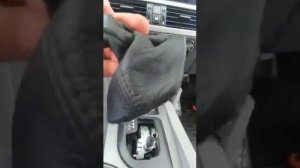 снять средний консоль на БМВ 525i E60