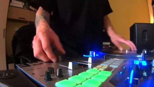 VINYLPUBLIC.RU OPEN MARKET КТО ПИЛИТ? / Dj Worm смотреть онлайн