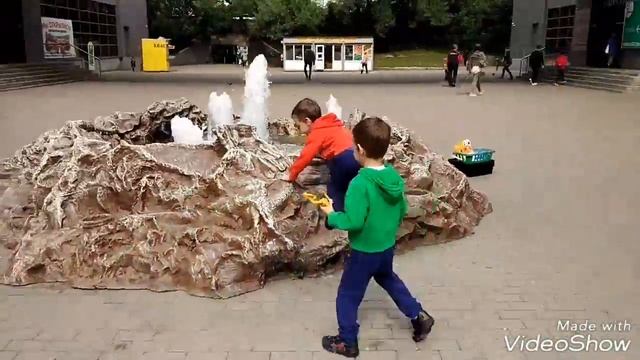 Игрушки экскаватор и трактор. смотреть онлайн