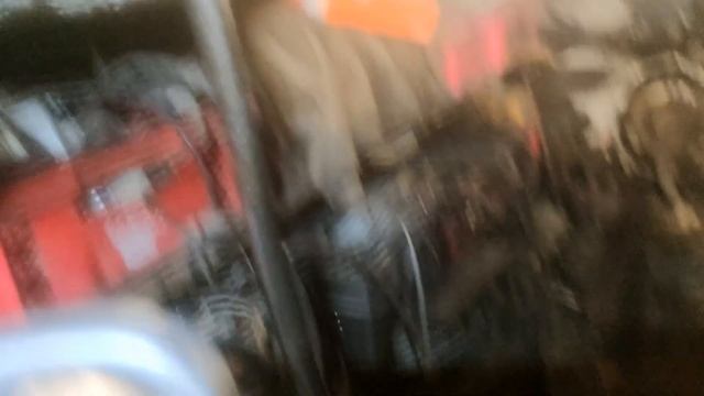 Потекла топливная трубка на Mercedes-Benz W124 250D смотреть онлайн