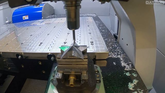 DATRON M8Cube Mills Aluminum Star смотреть онлайн