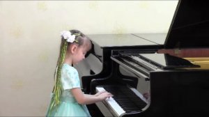 Шилова Арина. -Ю.Абелев "Весенняя песенка"; -Б.Берлин "Пони "Звёздочка".