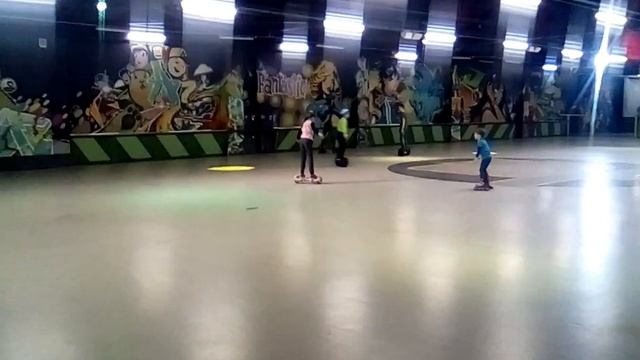 Катаюсь на гироскутере смотреть онлайн