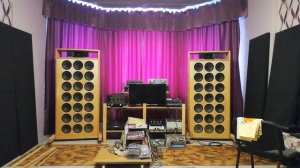 Акустика -- Групповой излучатель.