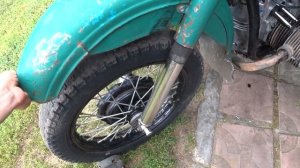 Запустили мотоцикл Урал спустя год простоя.