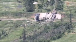 Удары FPV-дронами по позициям ВСУ/Strikes at the AFU positions by FPV drones