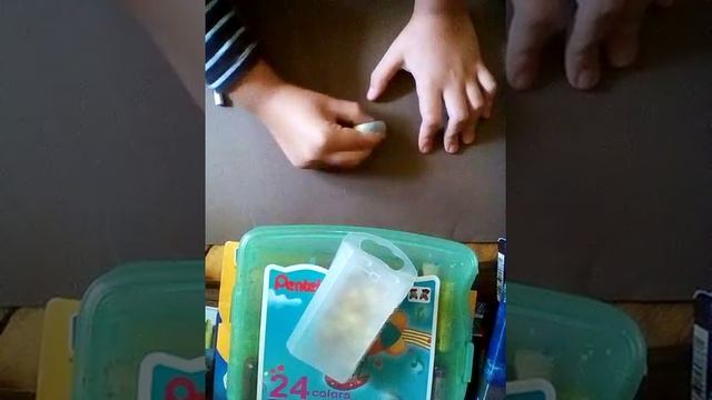 Как нарисовать розу на коричневом лесте. смотреть онлайн