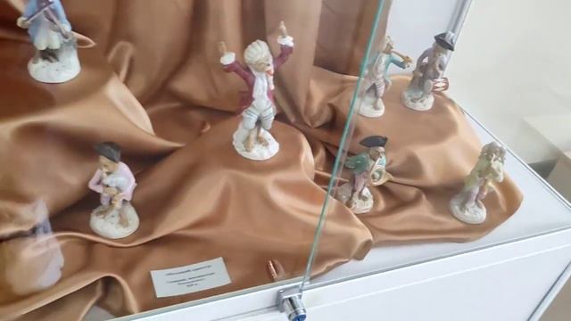 Выставка фарфора из частных коллекций открылась в Ставрополе