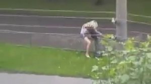 Пьяная баба - себе не хозяйка.