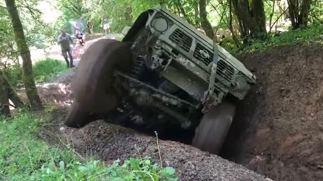 Nissan Patrol в яме смотреть онлайн